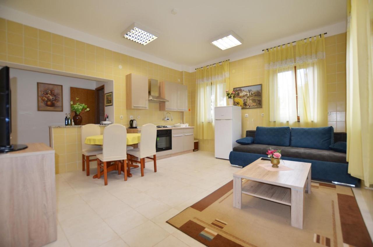 Zminj Apartments 外观 照片